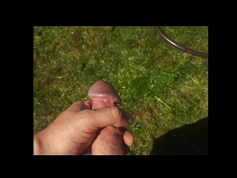 ❤️ Hot hottie får den rosa fitten hennes knullet og kommer med en sprut i en sommerhage ☑ Vakker porno hos oss ❤